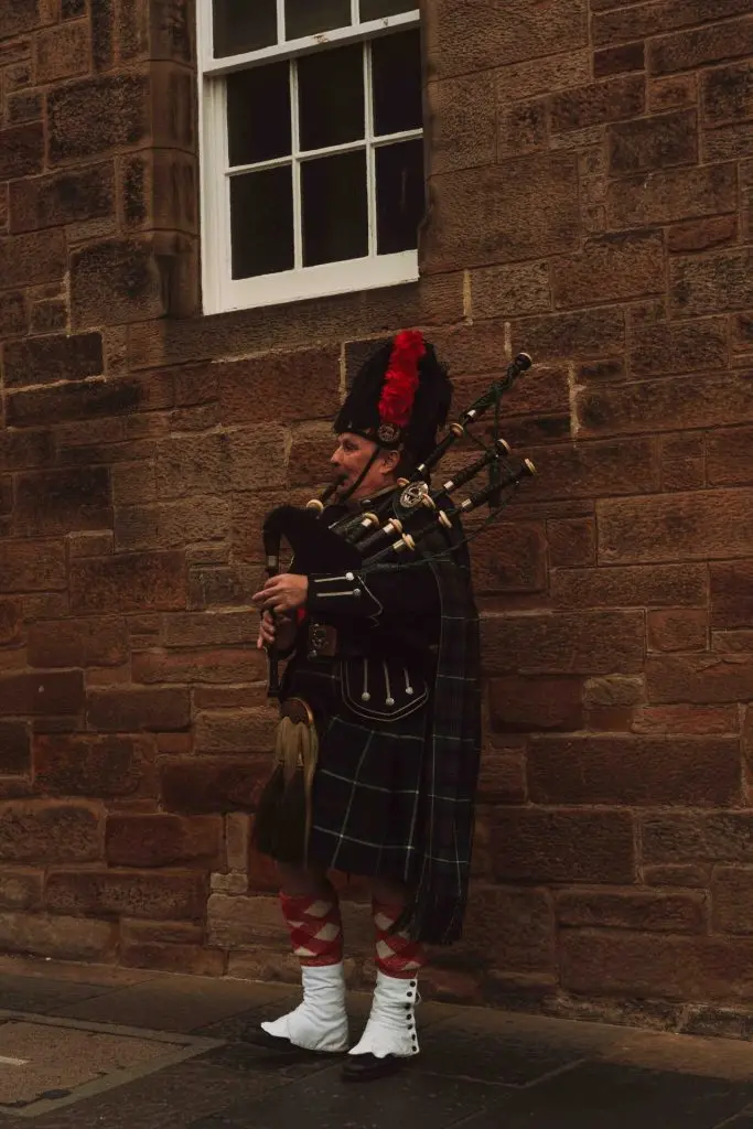 Homem com Kilt em Edimburgo
