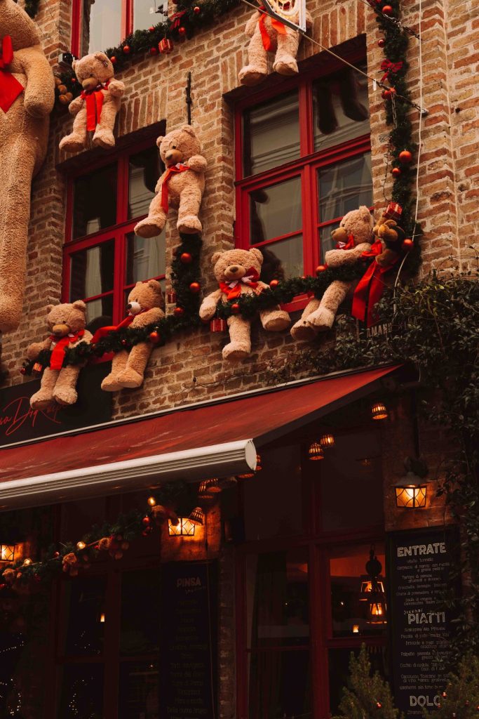 Christmas decoration at Casa Di Kaspi Bruges.