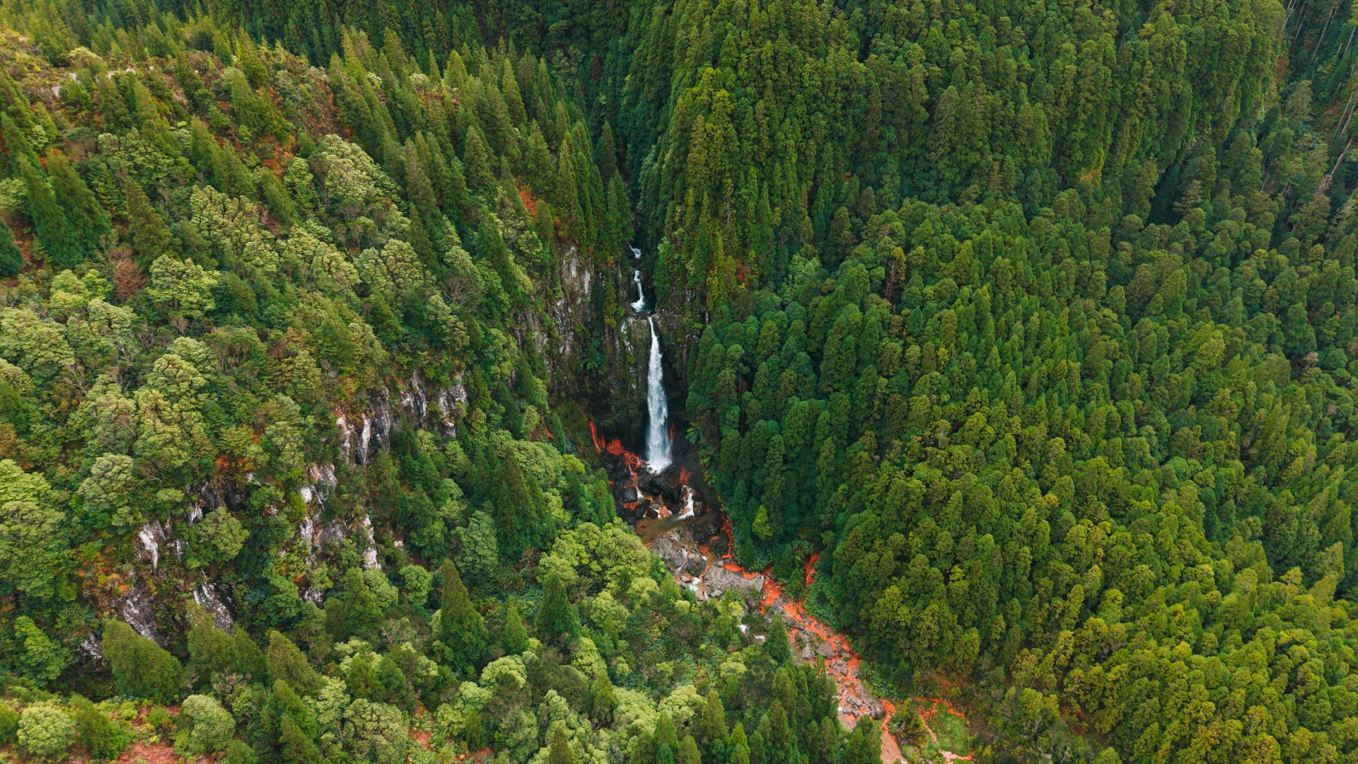 Cascatas mais bonitas da ilha de São Miguel nos Açores