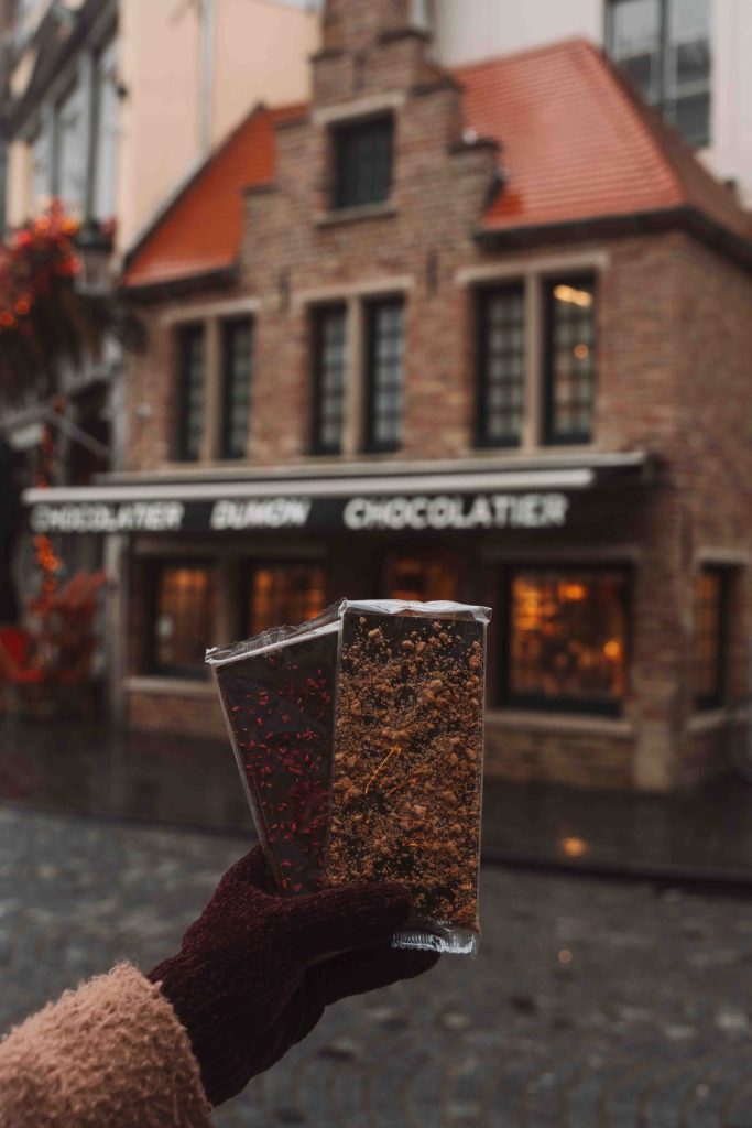 Chocolate belga numa chocolateria de Bruges.