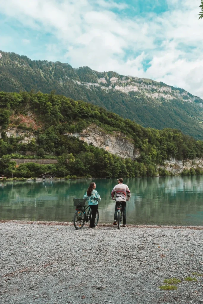 Cycling along Lake Brienz between Interlaken and Iseltwald